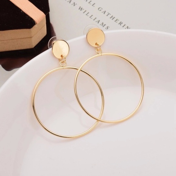 Minimalist Modern Circle Hoop Dangle Earrings - Picture 3 of 3